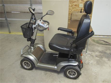 Prowler 3410 Active Care Scooter Runs!! Nice!! 20 inch seat