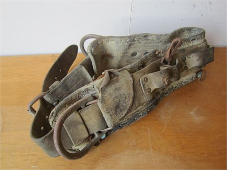 Vintage Linemans belt USED but strong. Needs softened