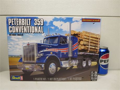 Unbuilt Revell Peterbilt Semi Model Kit