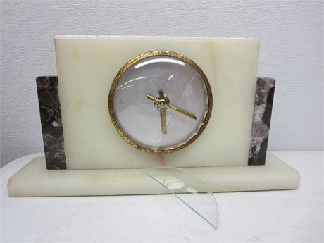 Vintage Marble Winding Clock. Sprung. Glass is broke but there
